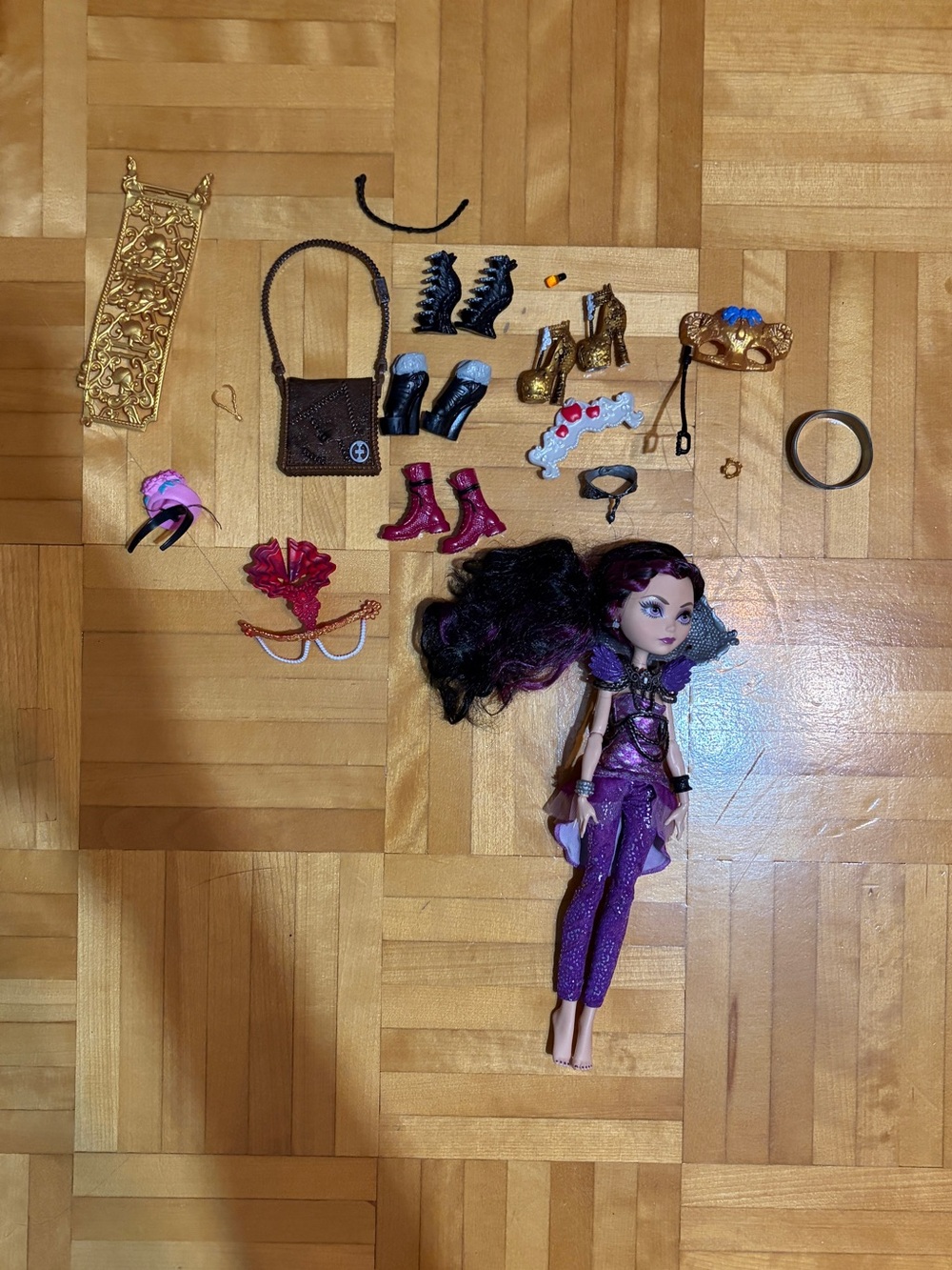 ever after high lot of accessories and doll
